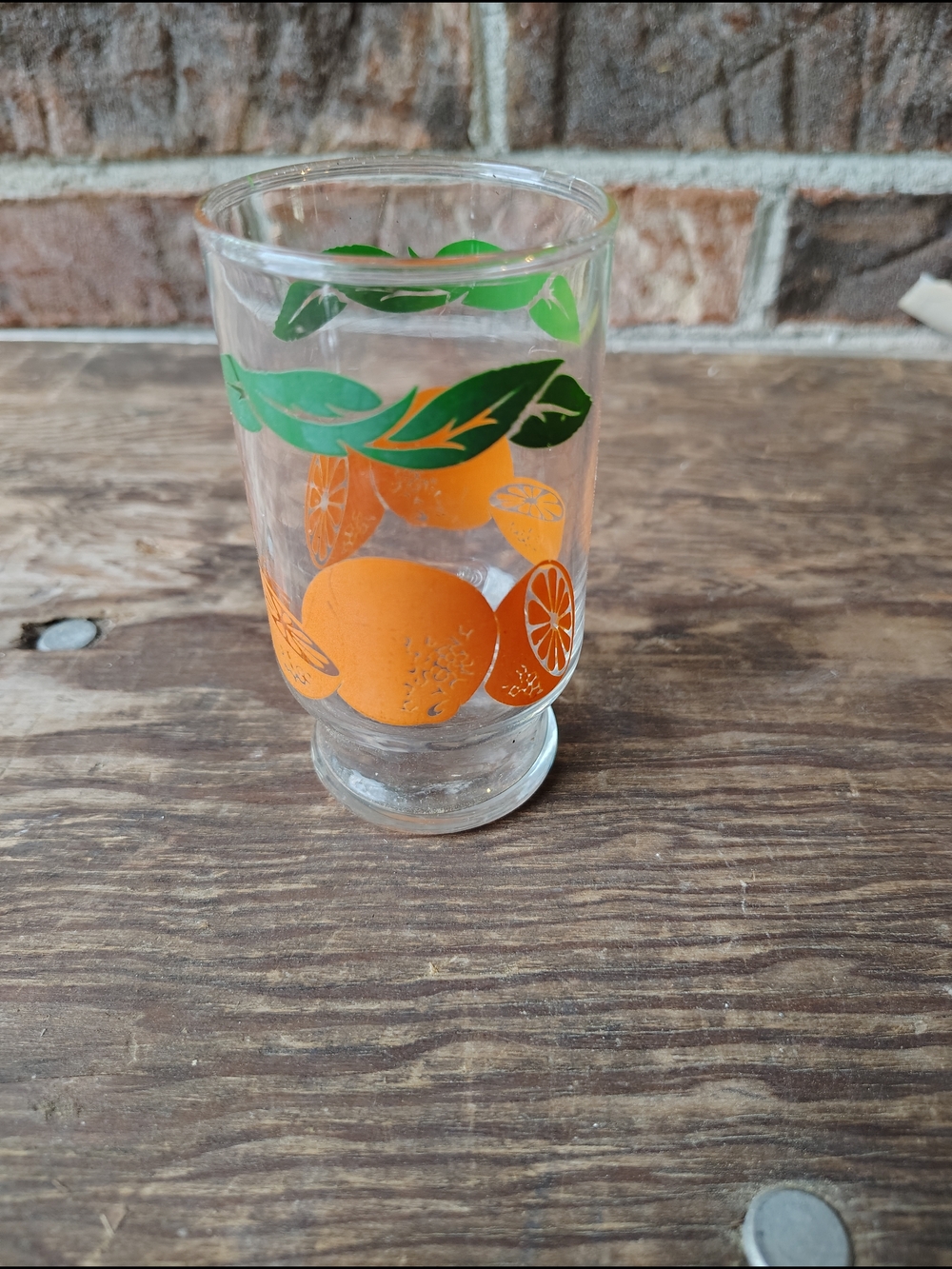 Vintage Orange Motif Juice Glass with Green Leaf Border - Picture 5 of 5